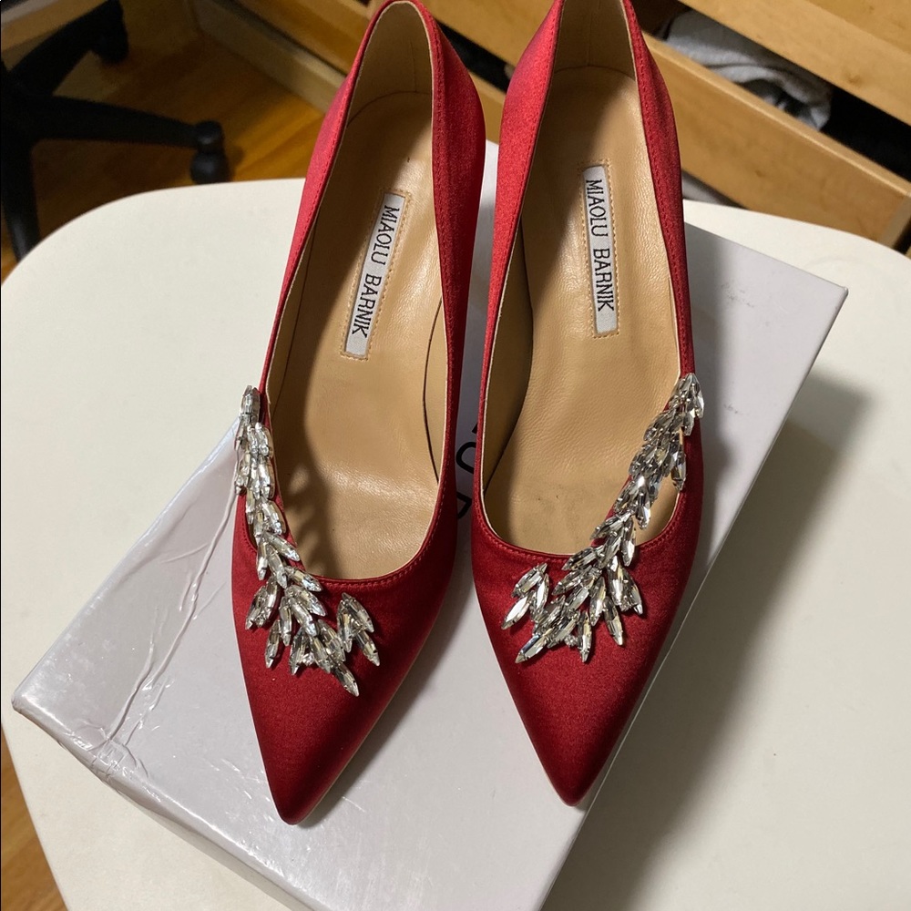 Red heels size 6